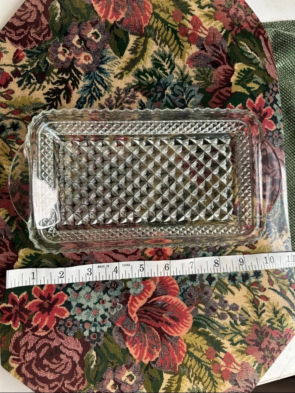 Clear Glass Vanity Tray with Diamond-Cut Texture - Elegant Display